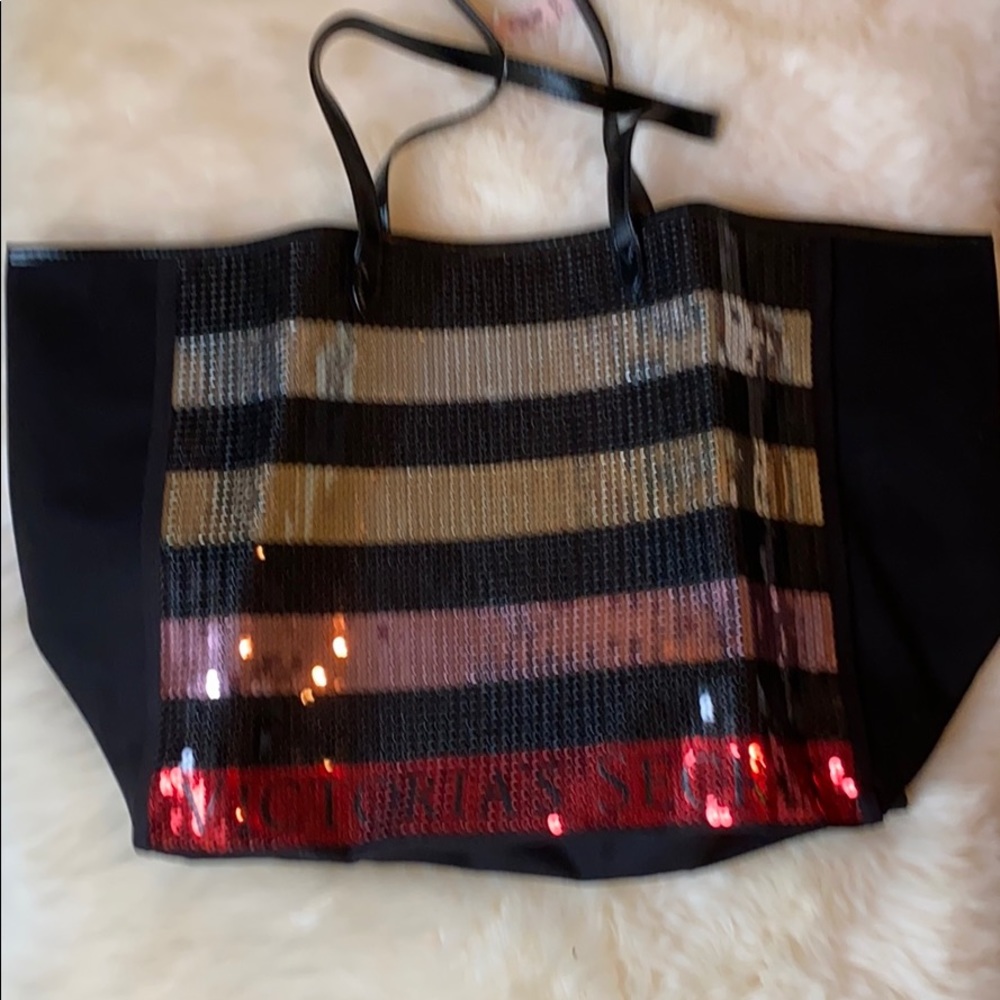 NWT!‼️VICTORIA’S SECRET STRIPED SEQUINED TOTE! - Picture 2 of 3